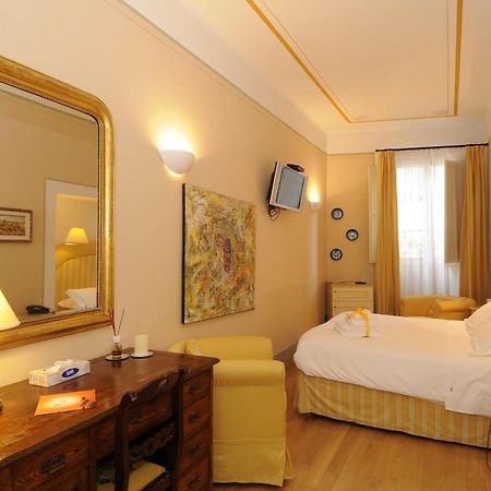 Bed and Breakfast A Palazzo Busdraghi Residenza D'Epoca Лукка Экстерьер фото