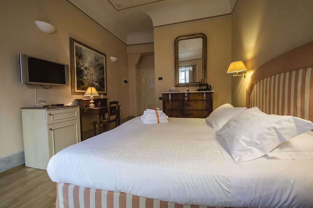 Bed and Breakfast A Palazzo Busdraghi Residenza D'Epoca Лукка Экстерьер фото