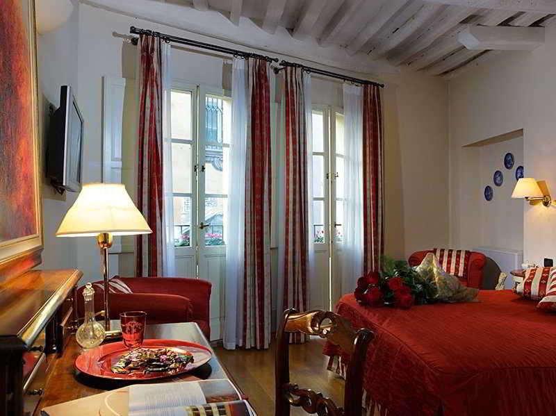 Bed and Breakfast A Palazzo Busdraghi Residenza D'Epoca Лукка Номер фото